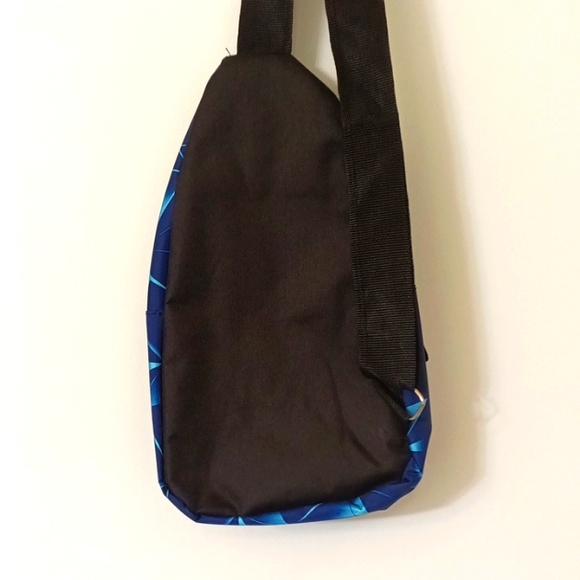 Gently Used Mini Sling purse - Picture 5 of 8